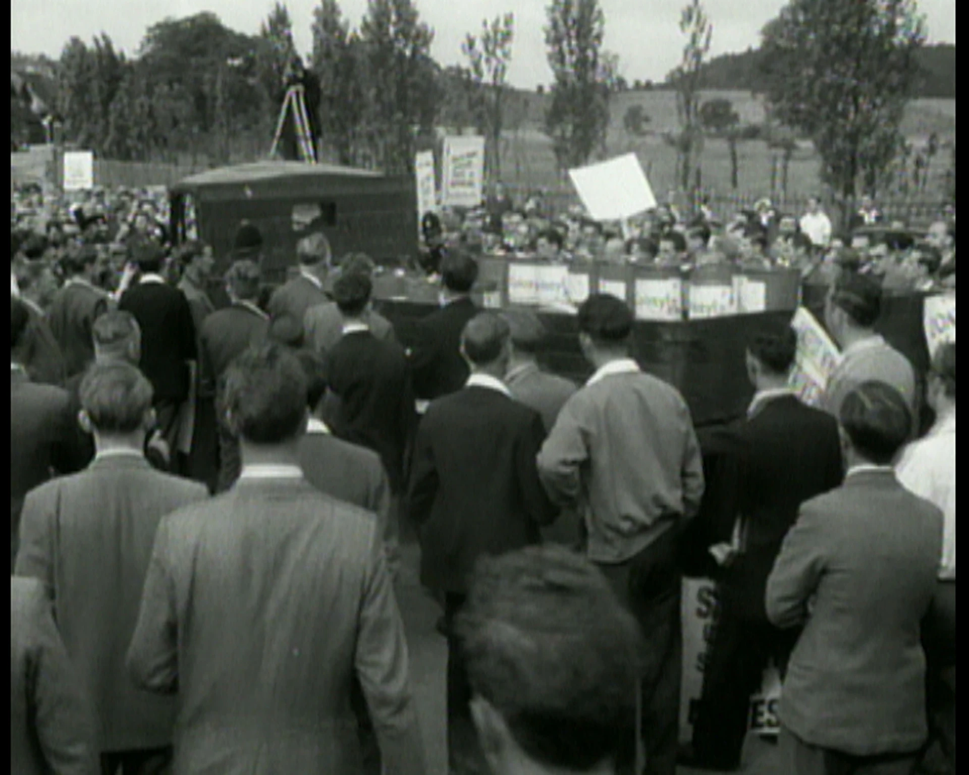 shot 2 from movie Arbeiter verlassen die Fabrik by Harun Farocki